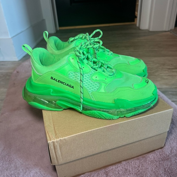 Balenciaga Neon Green Sneakers - Picture 3 of 7